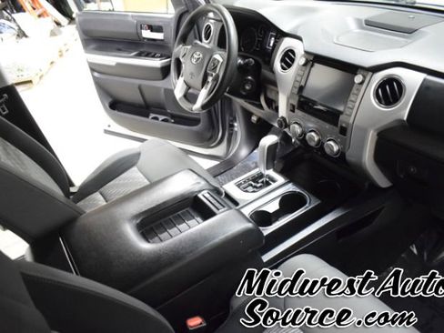 Used 2020 Toyota Tundra SR5 w/ SR5 Convenience Package AWD/4WD image 36