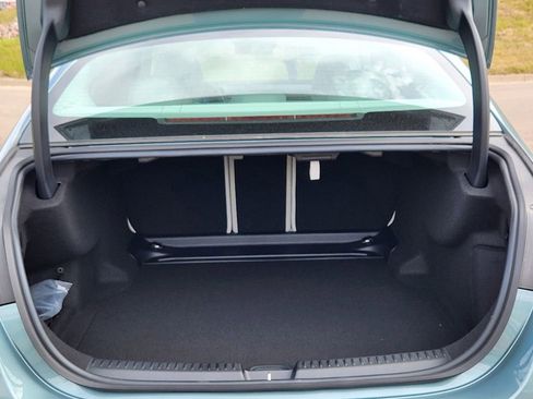 Used 2025 Mercedes-Benz E 350 4MATIC Sedan image 31