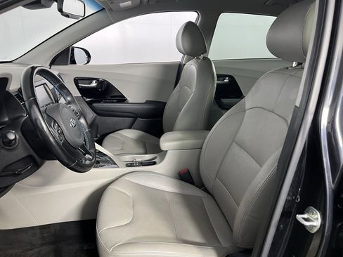Used 2018 Kia Niro EX Premium image 25