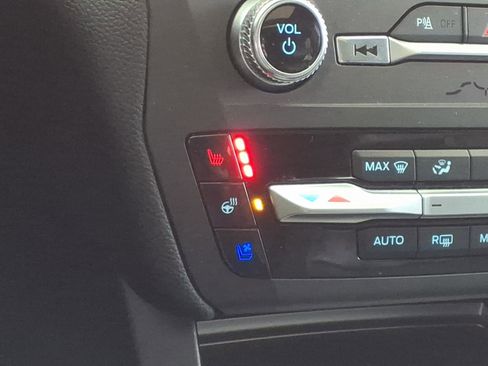 Used 2020 Ford Explorer Limited image 14