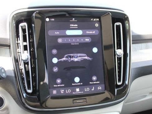 Certified 2023 Volvo XC40 B5 Plus w/ Climate Package AWD/4WD image 24