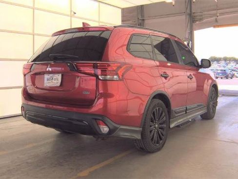 Used 2020 Mitsubishi Outlander FWD image 4
