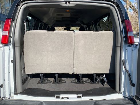 Used 2025 GMC Savana 3500 LT w/ LT Preferred Equipment Group image 30