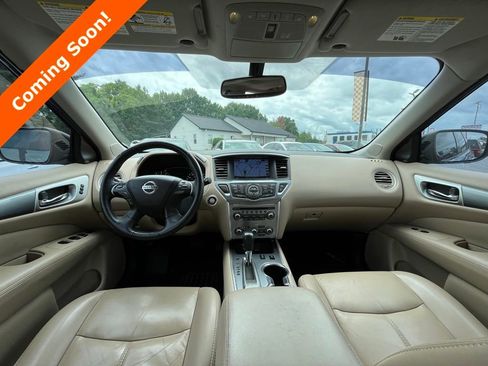 Used 2019 Nissan Pathfinder SL w/ SL Premium Package FWD image 5