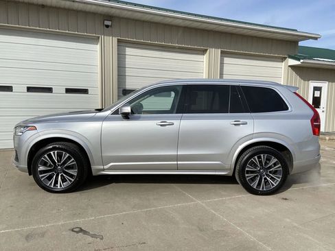Used 2022 Volvo XC90 T6 Momentum w/ Advanced Package image 4