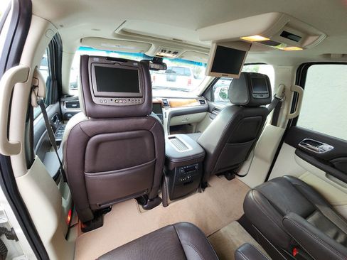 Used 2009 Cadillac Escalade Platinum image 31