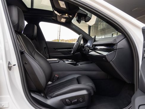 Used 2024 BMW 530i xDrive 530i xDrive image 43