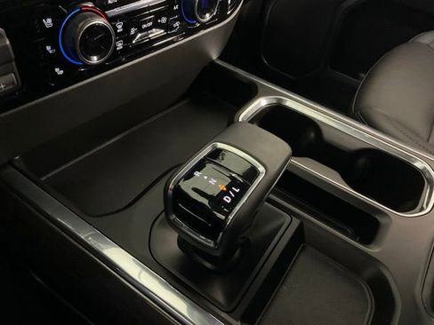 Used 2023 Chevrolet Silverado 1500 LTZ AWD/4WD image 23