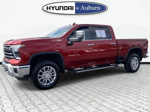 Used 2025 Chevrolet Silverado 2500 LTZ w/ LTZ Premium Package AWD/4WD image 9