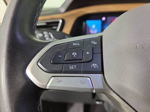 Used 2024 Volkswagen Atlas SE AWD/4WD image 25