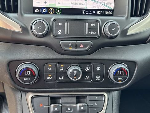 Used 2024 GMC Terrain Denali w/ Denali Premium Package AWD/4WD image 18
