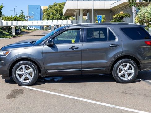 Used 2018 Ford Explorer XLT w/ Equipment Group 201A image 7