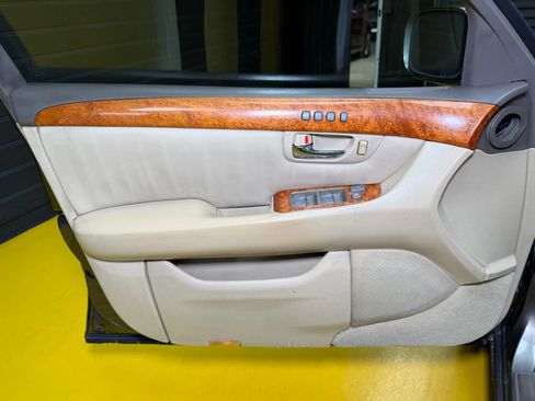 Used 2005 Lexus LS 430 RWD image 33