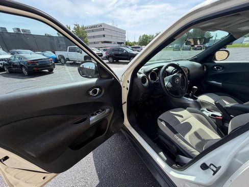 Used 2013 Nissan Juke SV FWD image 9