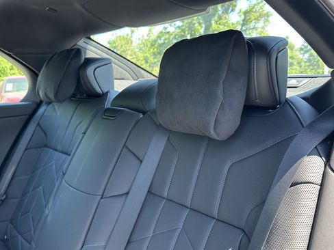 Used 2025 BMW i7 xDrive60 w/ M Sport Package RWD image 30