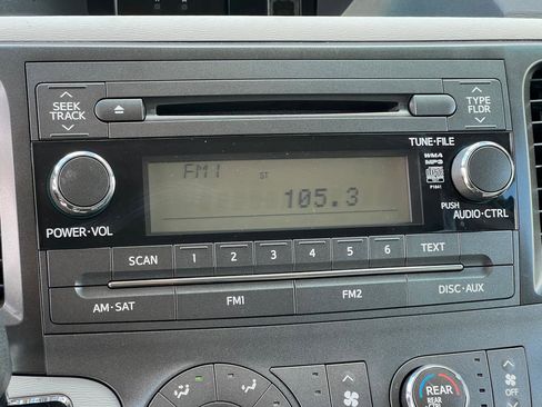 Used 2011 Toyota Sienna FWD image 20