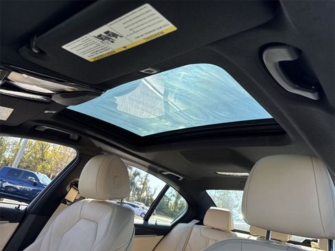 Used 2020 BMW 530i w/ Convenience Package image 15
