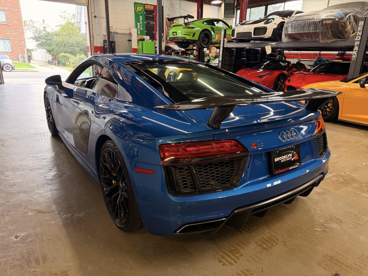 Used 2018 Audi R8 V10 AWD/4WD image 8