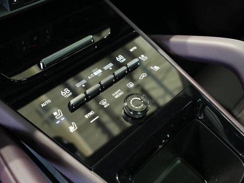 New 2025 Porsche Cayenne E-Hybrid AWD/4WD image 24