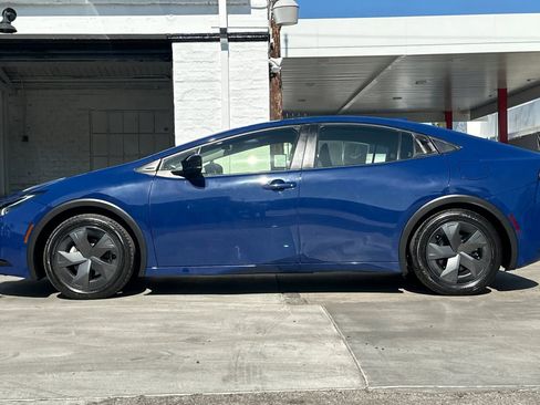 Used 2024 Toyota Prius LE image 7