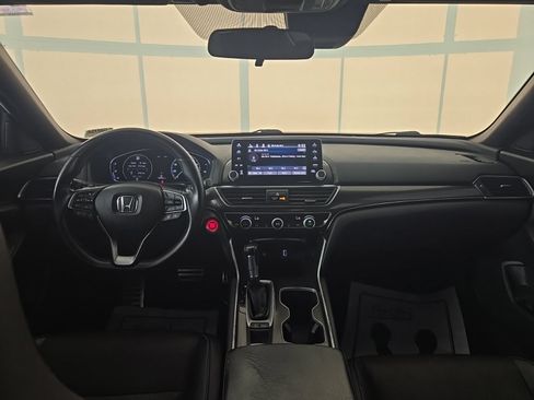 Used 2018 Honda Accord Sport image 9