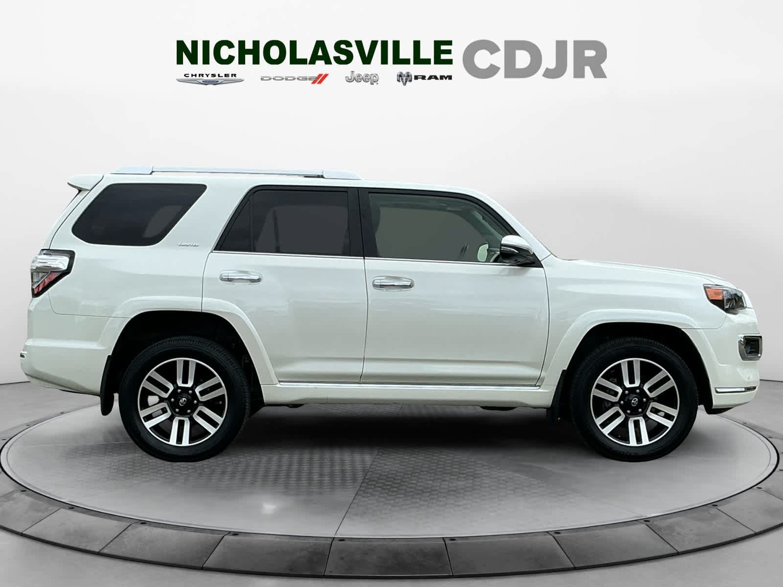 Used 2022 Toyota 4Runner Limited AWD/4WD image 6