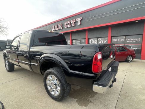 Used 2016 Ford F250 Lariat w/ Lariat Ultimate Package image 3