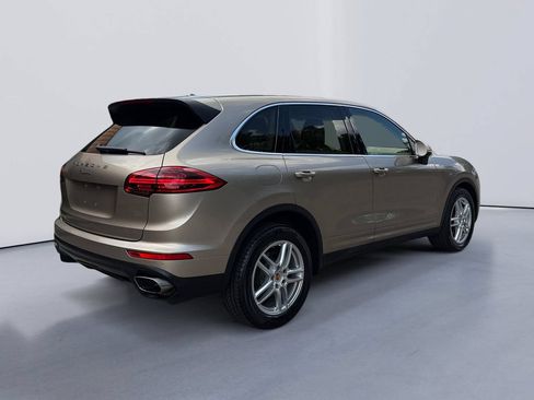 Used 2016 Porsche Cayenne AWD/4WD image 3