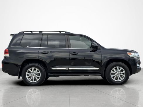 Certified 2018 Toyota Land Cruiser image 6