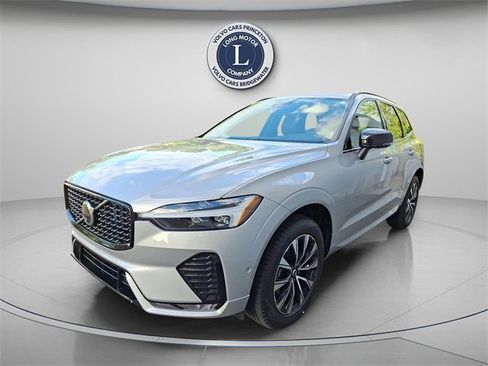 Certified 2025 Volvo XC60 B5 Plus image 3
