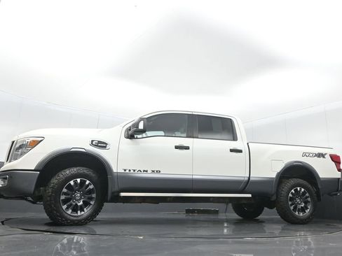 Used 2018 Nissan Titan PRO-4X w/ Pro-4x Convenience Package AWD/4WD image 32