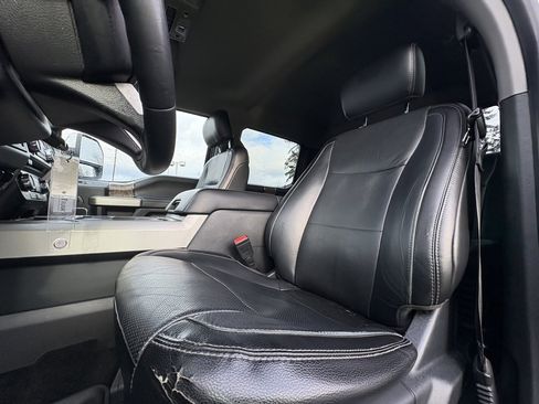 Used 2017 Ford F350 Lariat w/ Chrome Package image 17