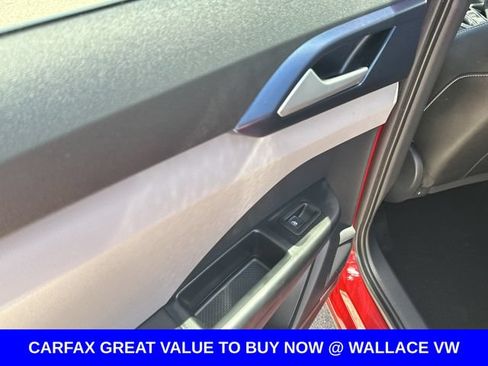 Certified 2024 Volkswagen Taos SE FWD image 13