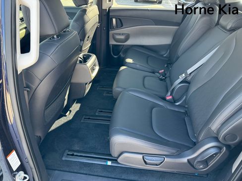 New 2026 Kia Carnival EX image 11