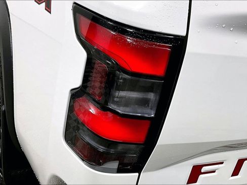 Used 2024 Nissan Frontier PRO-4X w/ Off-Road Protection Package image 29