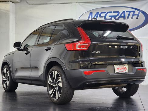 Used 2023 Volvo XC40 B5 Plus w/ Climate Package AWD/4WD image 9
