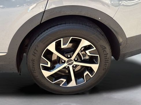 Used 2025 Kia Sportage EX FWD image 19