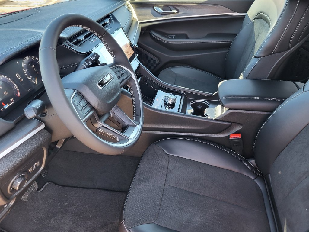 New 2026 Jeep Grand Cherokee Altitude AWD/4WD image 12