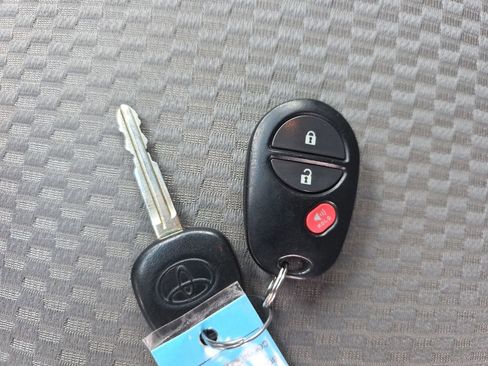 Used 2012 Toyota Tacoma 4x4 Double Cab image 38