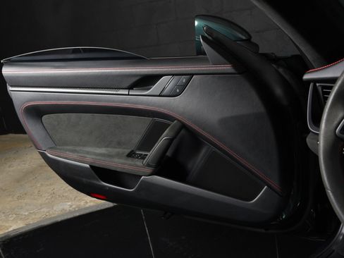 Used 2022 Porsche 911 GT3 RWD image 9