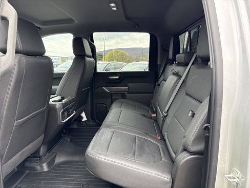 Used 2022 Chevrolet Silverado 3500 LTZ w/ LTZ Convenience Package image 12