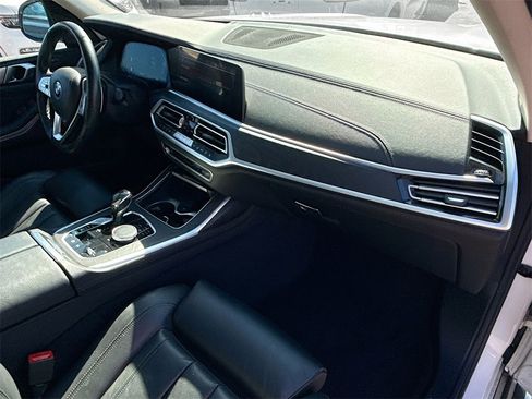 Used 2021 BMW X7 xDrive40i w/ Premium Package image 33