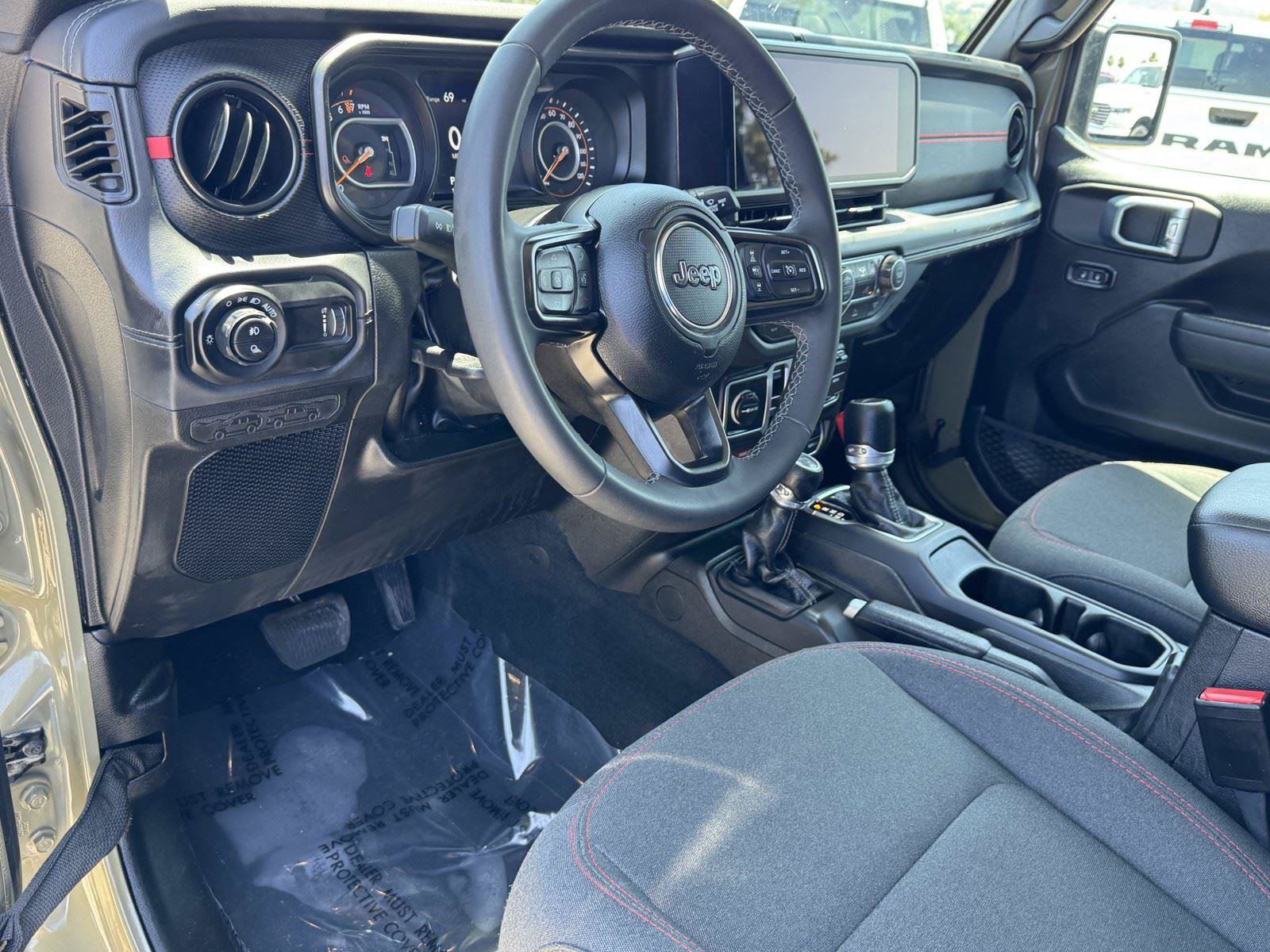 Used 2026 Jeep Gladiator Rubicon AWD/4WD image 17