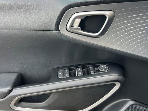 Used 2023 Kia Soul LX w/ Option Group 015 image 13