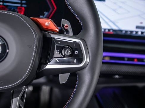 Used 2025 BMW M5 Touring image 40