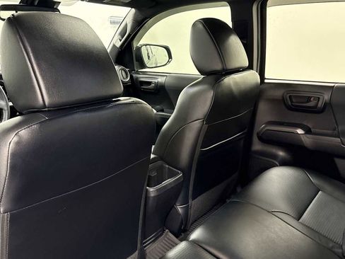 Certified 2021 Toyota Tacoma TRD Sport image 26