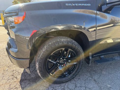 Used 2022 Chevrolet Silverado 1500 Custom image 10