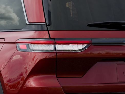 New 2026 Jeep Grand Cherokee Altitude RWD image 9
