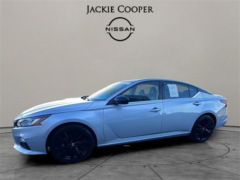 Used 2021 Nissan Altima 2.5 SR image 2