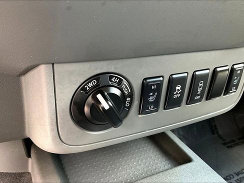 Used 2021 Nissan Frontier SV w/ Midnight Edition Floor Mats AWD/4WD image 18